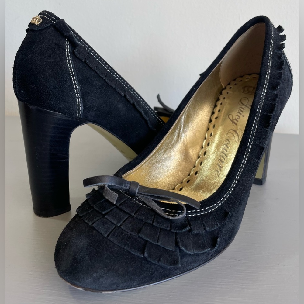 JUICY COUTURE FRINGE & BOW DETAIL BLACK SUEDE, WOOD LOOK HEEL PUMP SZ 9.5